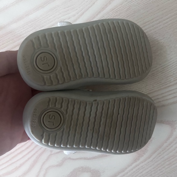 Girl Stride Rite Mary Jane’s - Picture 3 of 4